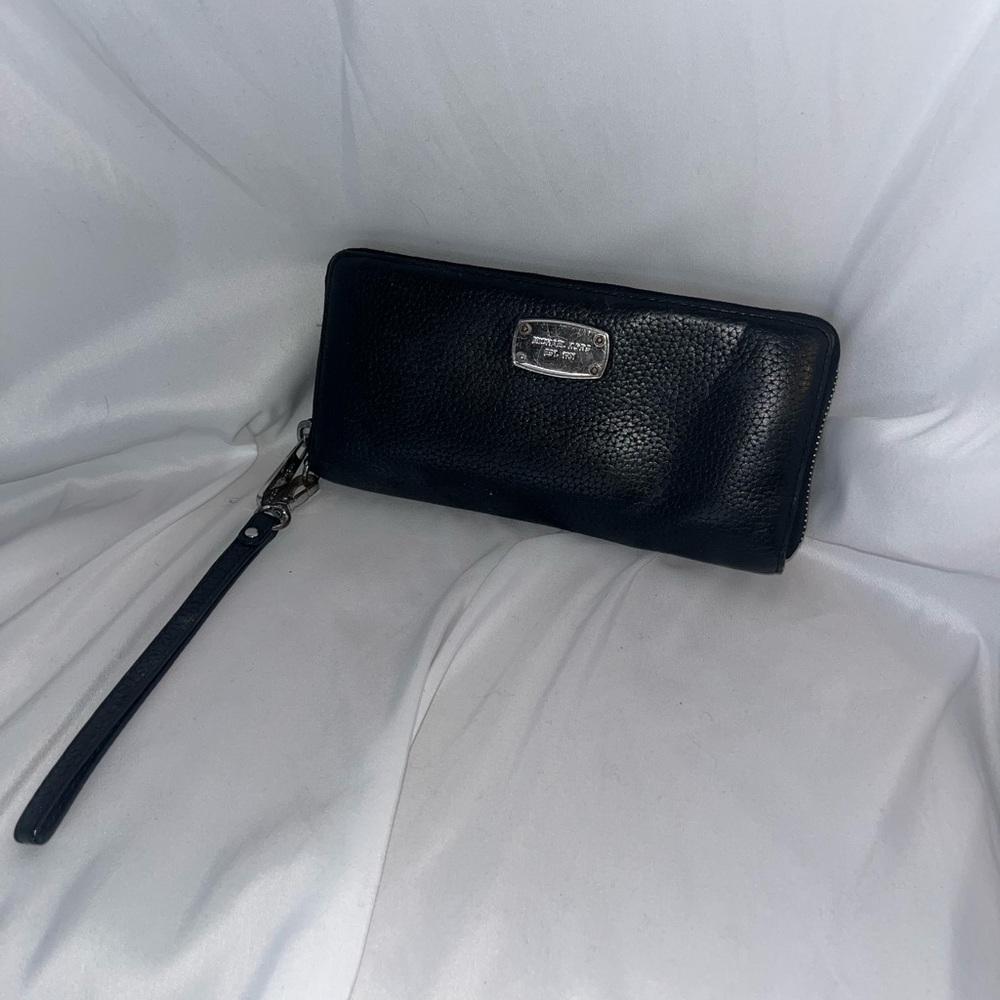 Black Michael Kors wallet